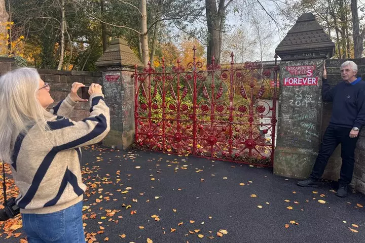 Private Liverpool Beatles Tour - Casbah Club (Blue Badge Guide)