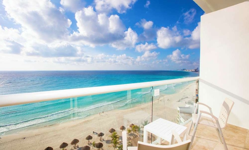 Image 8: ✈ MESSICO | Cancún - Krystal Cancún 4*, 5 notti - Piscina esterna