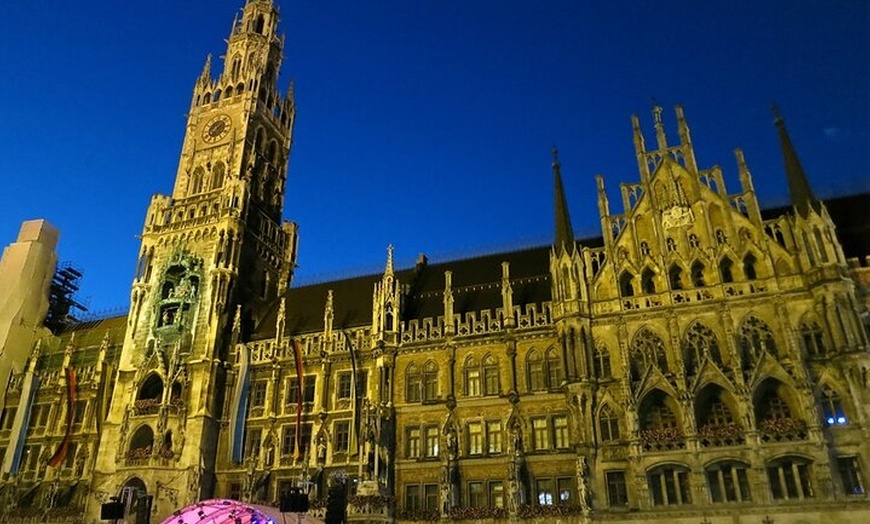 Image 6: Private Nachttour zu Münchens Ikonen & versteckten Juwelen