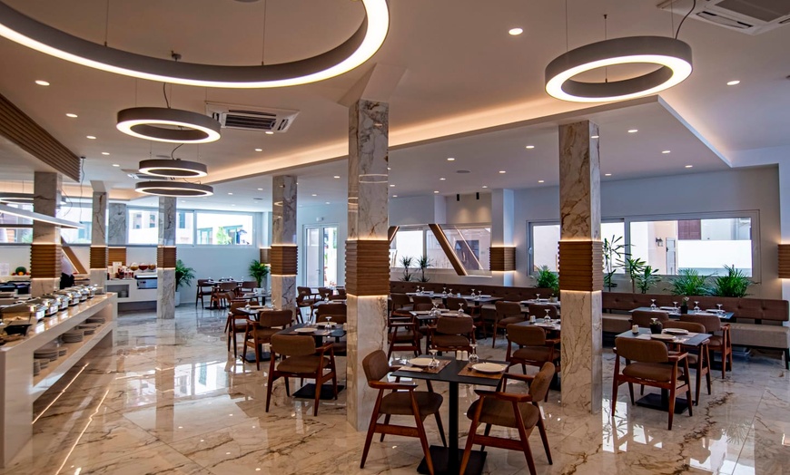Image 11: ✈ CRÈTE | Hersonissos - Porto Greco Village Beach Hotel 4* - Idéal ...