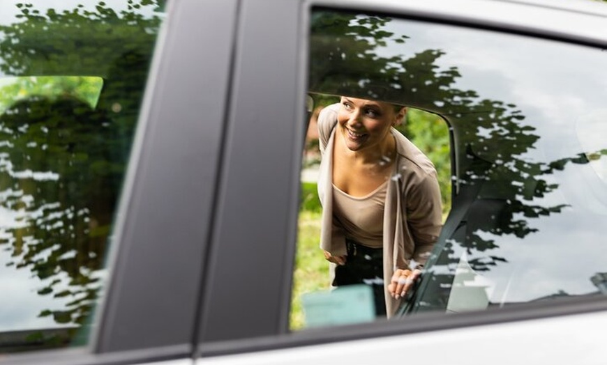 Image 2: Gold Coast to Byron Bay scenic One Way Transfer