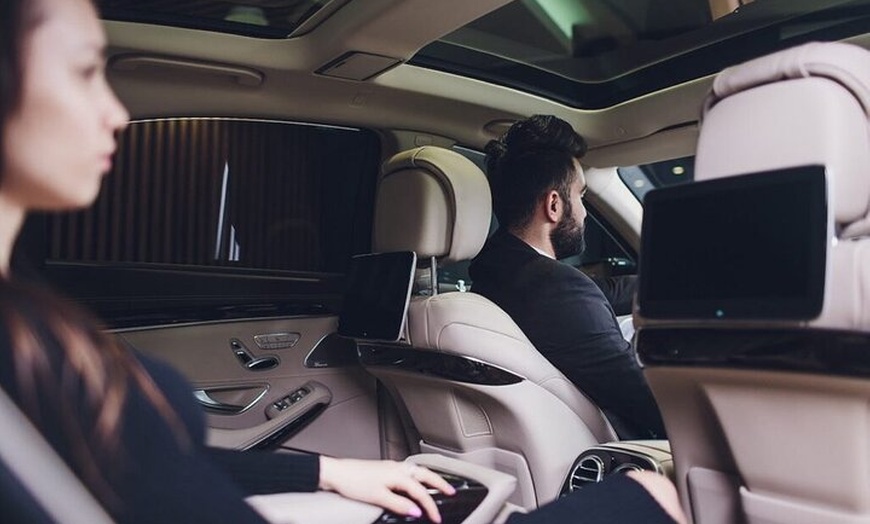 Image 14: Transfert privé de l'aéroport CDG ou ORLY à la ville de Paris