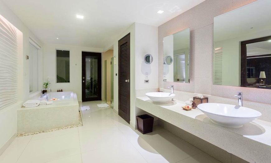 Image 8: ✈ SOUTHERN THAILAND | Phuket - The Racha 5*, 5 nights - Spa