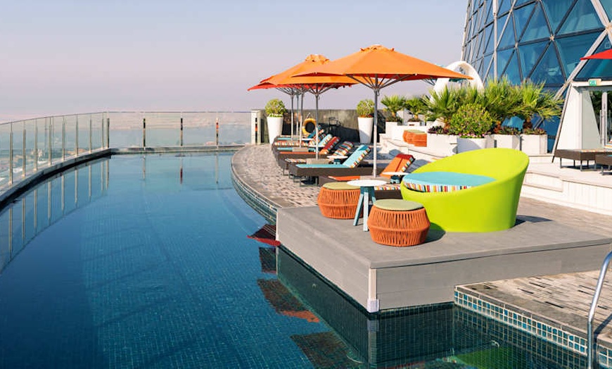 Image 3: ✈ EMIRATS ARABES UNIS | Abu Dhabi - Andaz Capital Gate Abu Dhabi av...