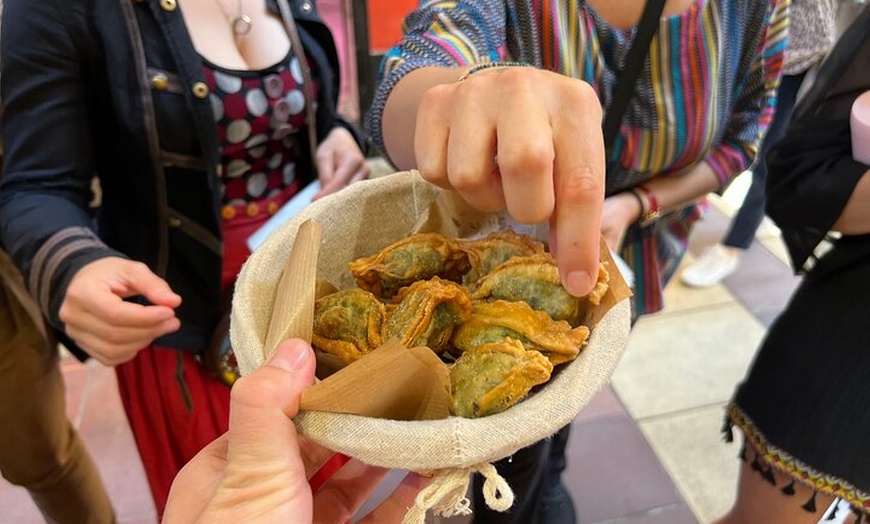 Image 4: Nice Old Town & Local Markets Food Tour avec 9 + dégustations