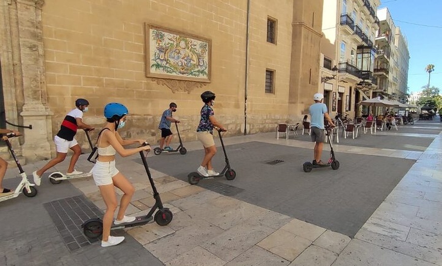 Image 6: Pasea por Valencia en Scooter eléctrico