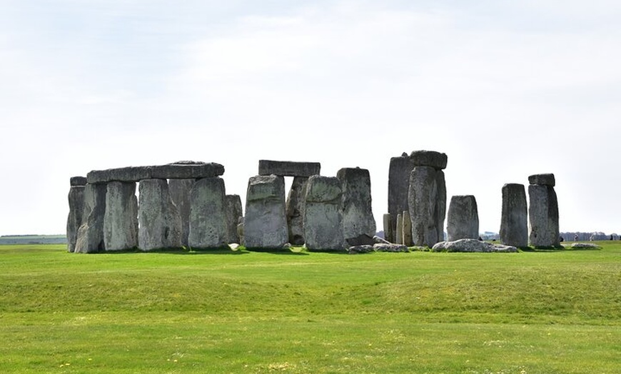 Image 13: London To Southampton Transfer to Stonehenge and Sailsbury