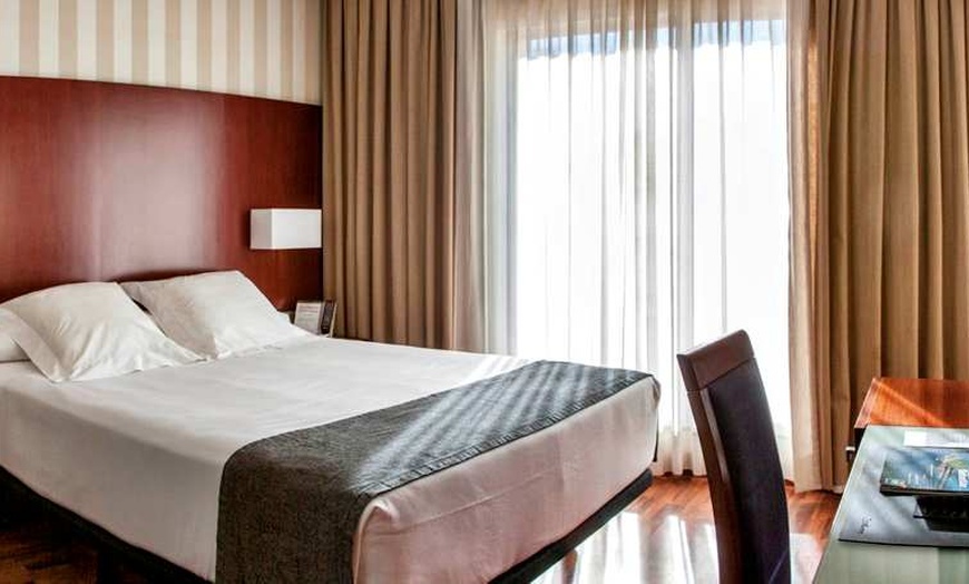 Image 1: ✈ COSTA DEL SOL | Malaga - Hotel Zenit Málaga 3*, 3 nachten - City ...