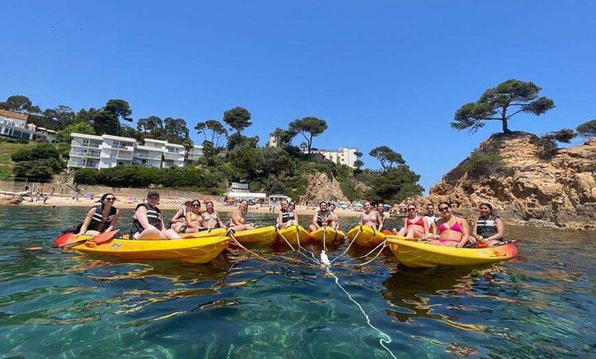 Image 5: Tour en kayak y snorkel por la Costa Brava + picnic desde Barcelona