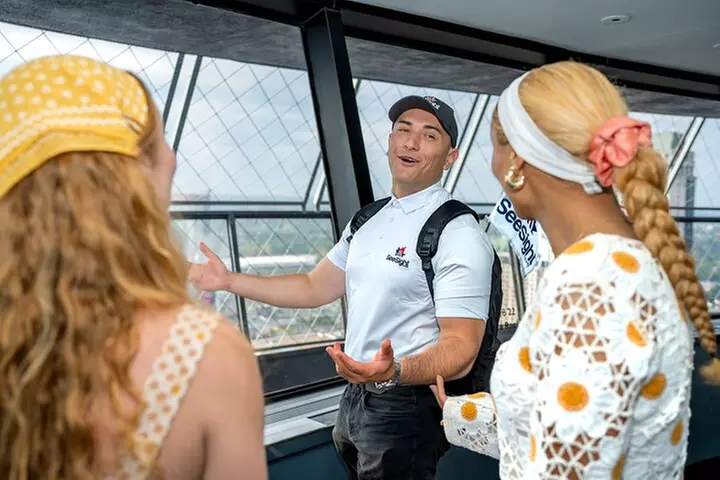 Niagara Falls USA & Canada Tour with Cave, Boat Ride & Skylon