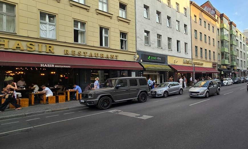 Image 34: Das echte Berlin - Street, Food und History - Tasty Bike Tour