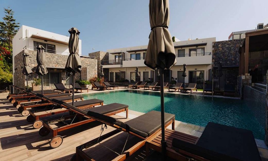 Image 2: ✈ CRÈTE | Agia Pelagia - Seascape Luxury Residences 4* - Piscine ex...
