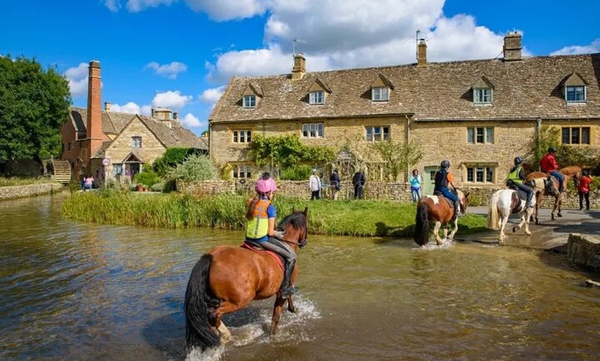 Image 5: Oxford : Cotswolds Tour (Hotel Transport)