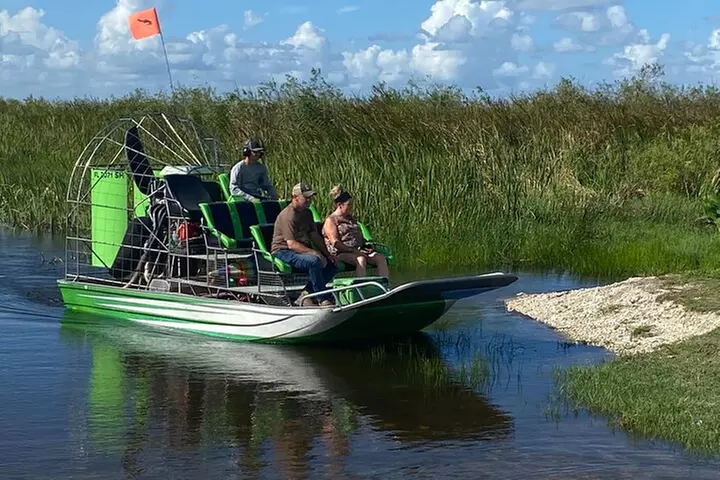 60 Minutes Small Group Everglades Airboat Ride in Miami