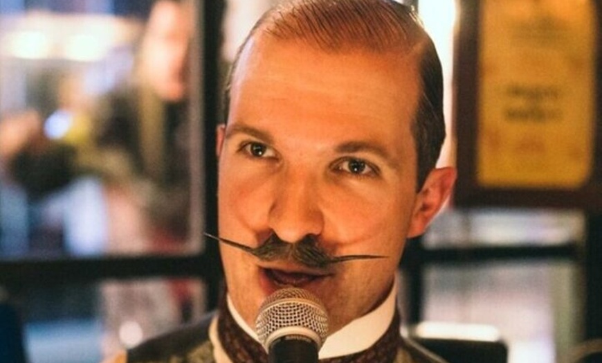 Image 9: Private: Pub Crawl and Sing along London Experience