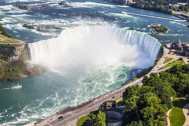 Best of Niagara Falls USA Tour with Cave & Maid of the Mist Boat