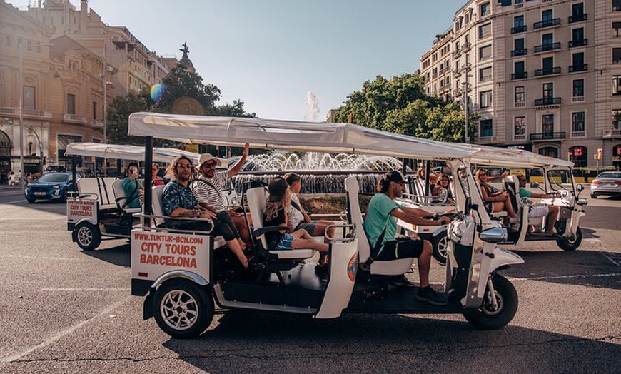 Image 3: Tour Oficial Tuk Tuk BCN l Barcelona 3 Horas