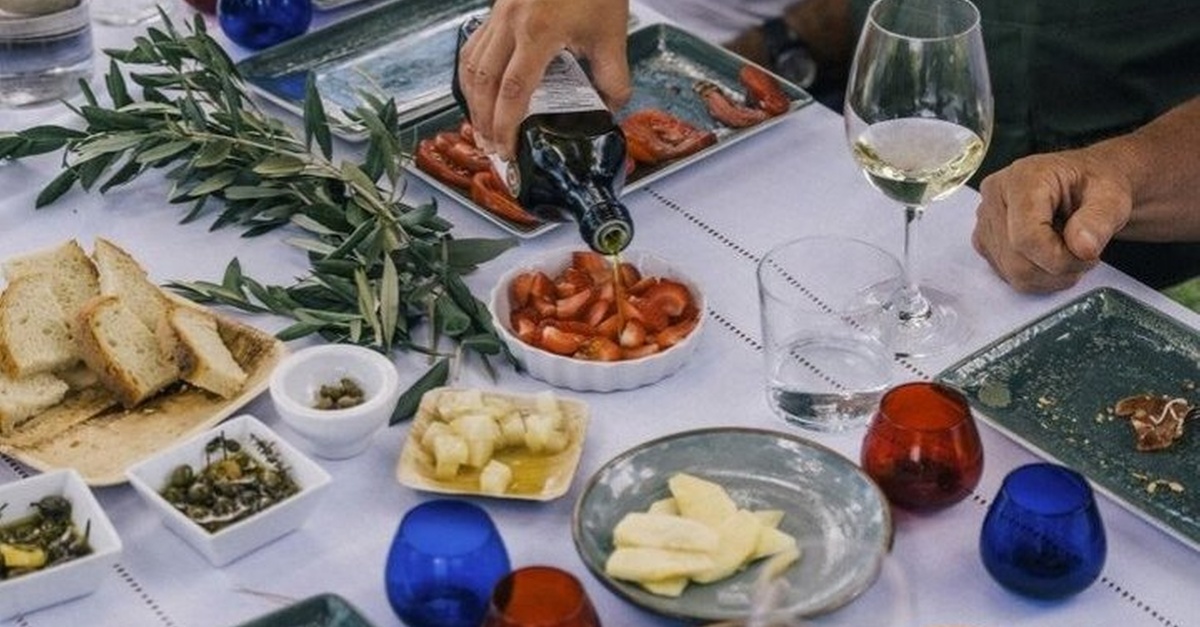 Tour en bicicleta con degustación de aceite de oliva y desayuno en Girona