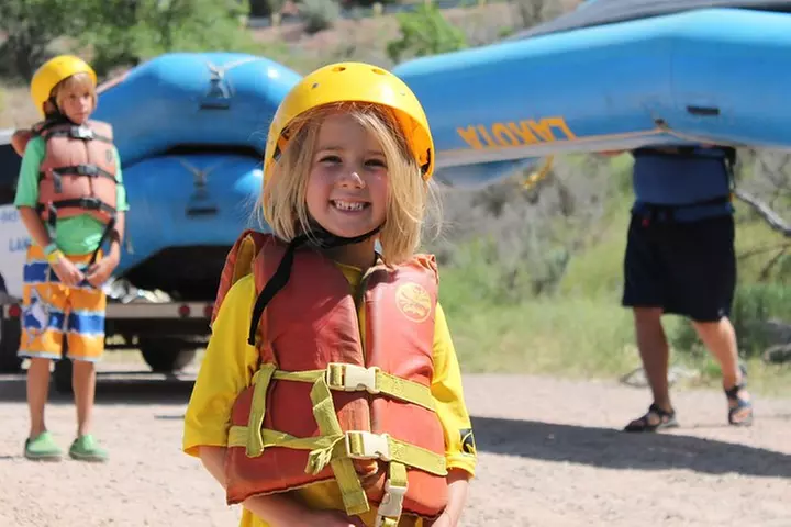 2-Hours Glenwood Springs Short and Mild Family Raft Trip - Primary Image