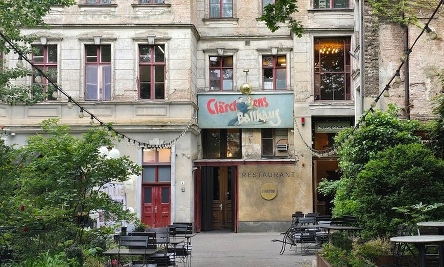 Image 47: Berlin VIP TOUR - Private Bus Tour inklusive Chauffeur und Guide