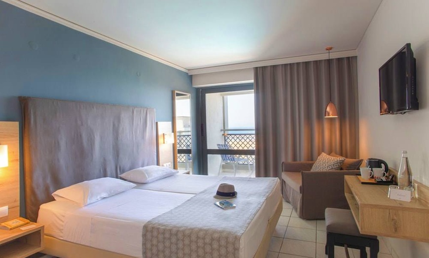 Image 3: ✈ CRÈTE | Kato Gouves - Sol Marina Beach Crete 4*, 3 nuit - Idéal f...