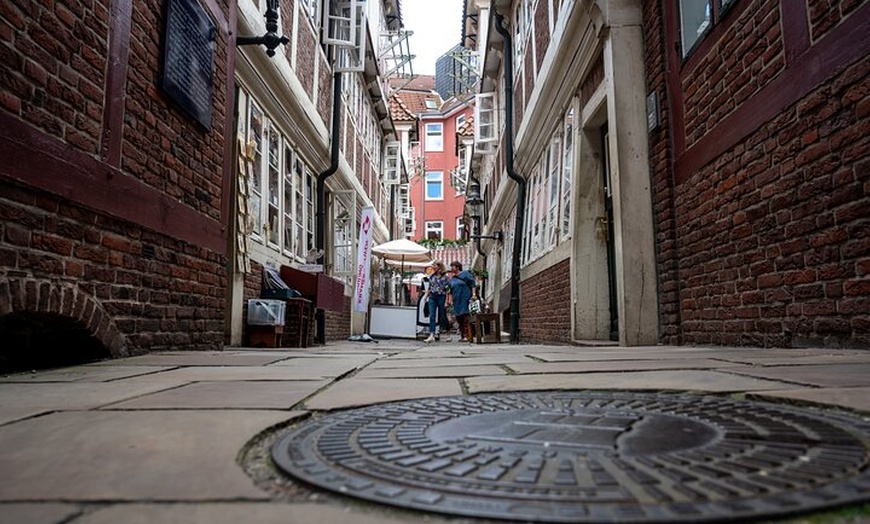Image 32: Hamburg Historische Altstadt und 2. Weltkrieg Rundgang in Kleingruppe