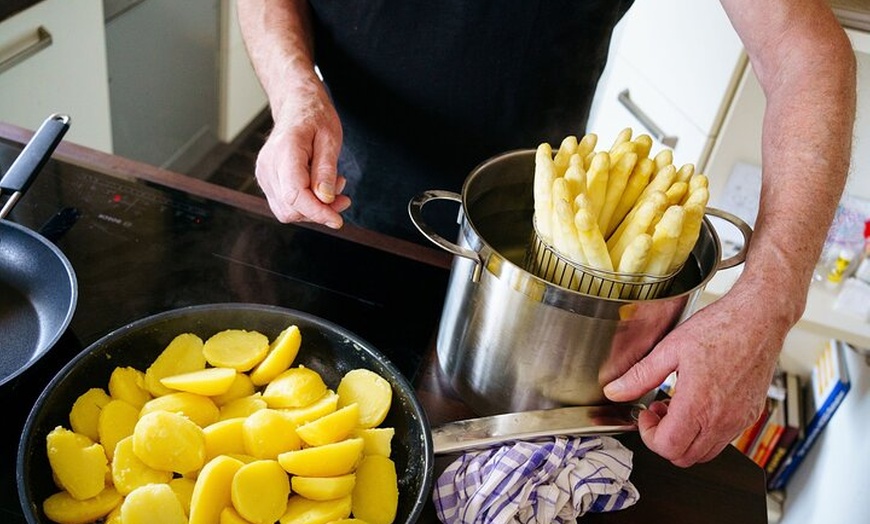 Image 11: Cocinar Paella y Tapas en un Molino de Viento Histórico + Vino (5 -...