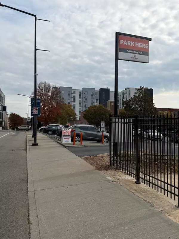Parking at Conley Square