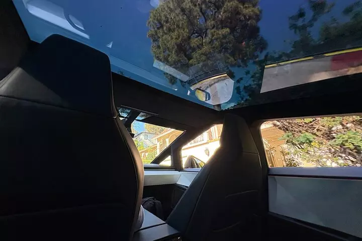 2.5Hr Beverly Hills Sign & Mulholland Dr AI powered driving tour