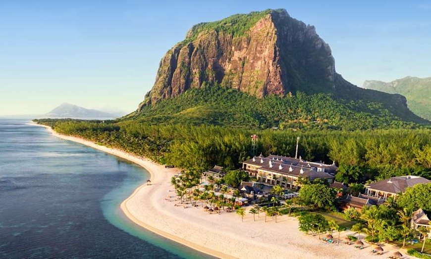 Image 1: ✈ ILE MAURICE | Le Morne - The Saint Regis Le Morne Resort 5* - Pre...