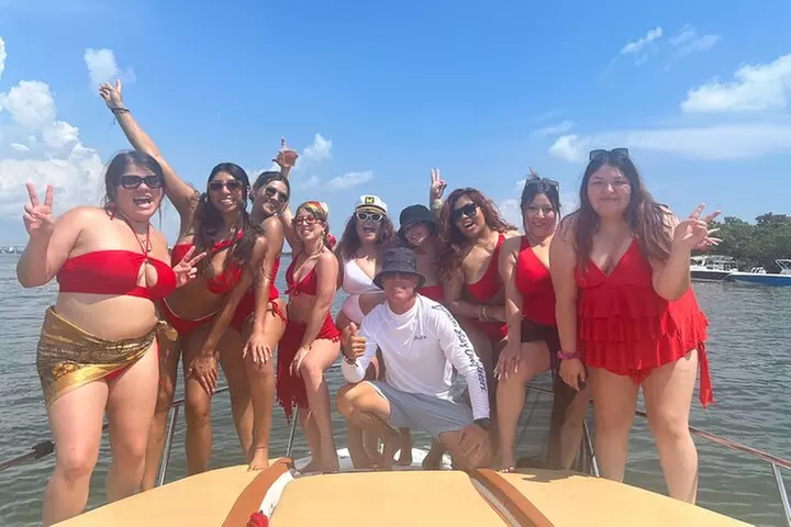 Explore Miami by Boat Rental