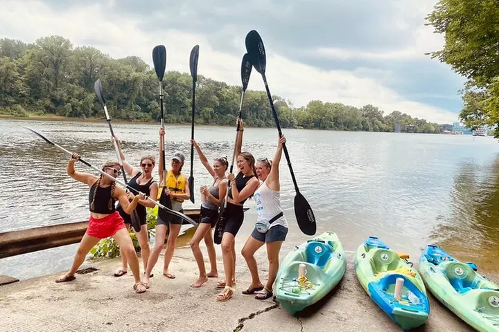 Skyline Kayak Rental in Downtown Nashville with Shuttle