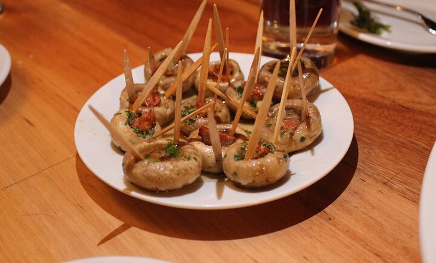 Image 10: Tour de tapas, vino e historia de Madrid