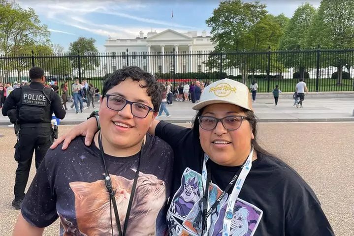 Discounted DC Night Tour With Magic LED- Snacks, LED Bracelets