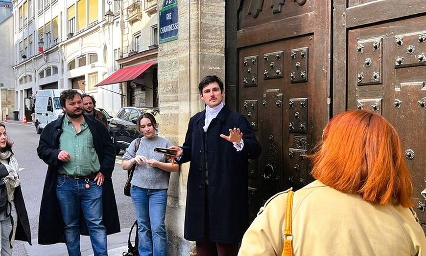 Image 5: Paris Dark Side avec Edgar Allan Poe Visite guidée animée par un ac...
