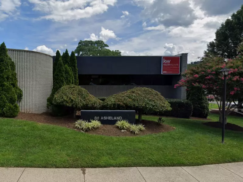 Parking at 86 Asheland Ave. Lot