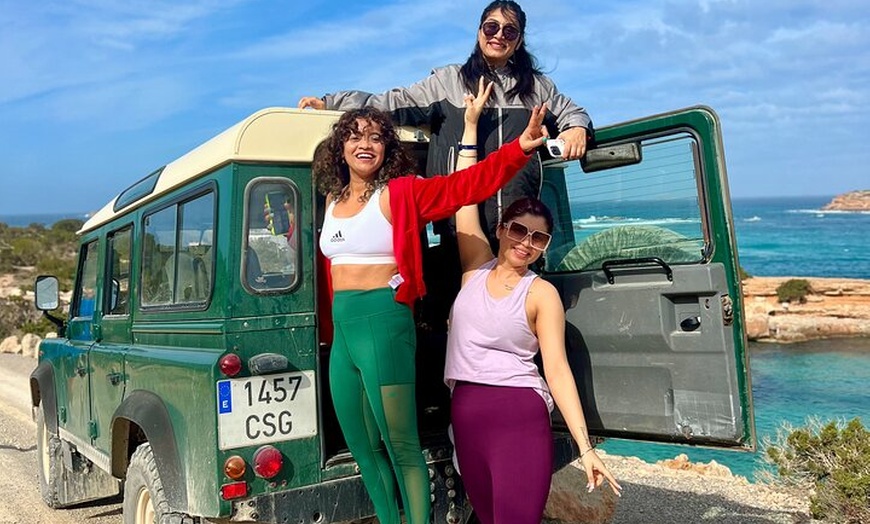 Image 5: Ibiza - Secret Spots Tour en 4X4 en Land Rover Defender