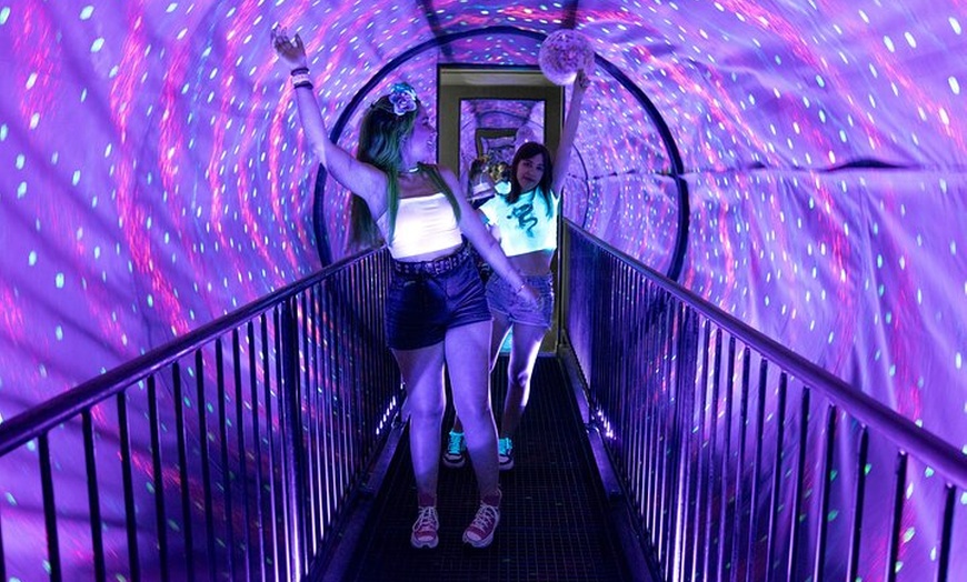 Image 2: Entrada a Museum of Illusions Madrid