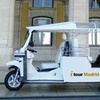 Image 1: Madrid Recorrido Destacado por la Ciudad en Tuk Tuk Eléctrico