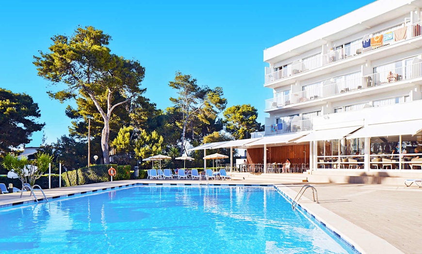 Image 1: ✈ MINORQUE | Cala Blanca - Globales Cala Blanca 4*, 3 nuit - Tout i...