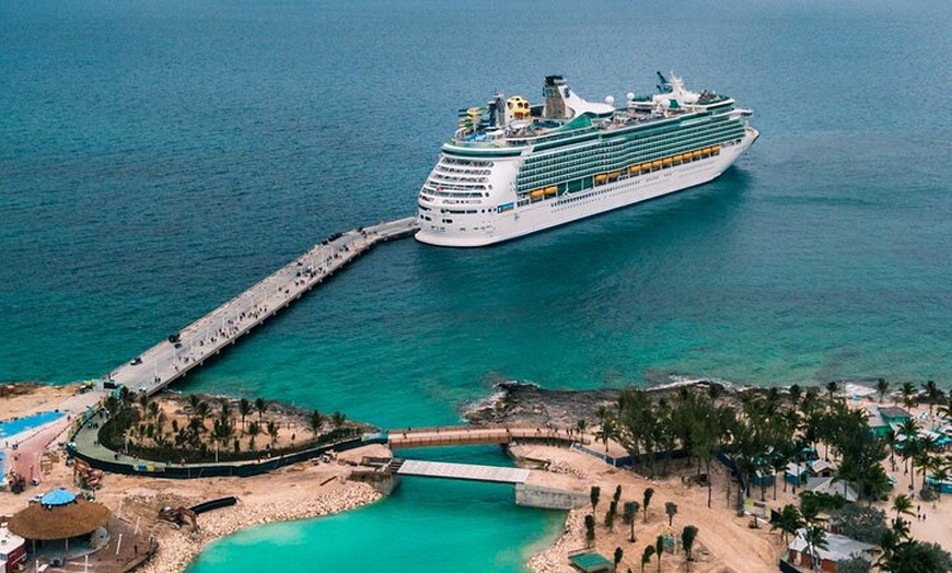 Image 5: Heathrow Airport to Southampton VIA Windsor Castle