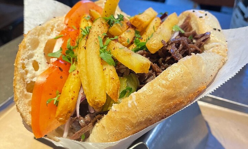 Image 2: Berlin Food Tour mit Full Meal & Drinks von Do Eat Better