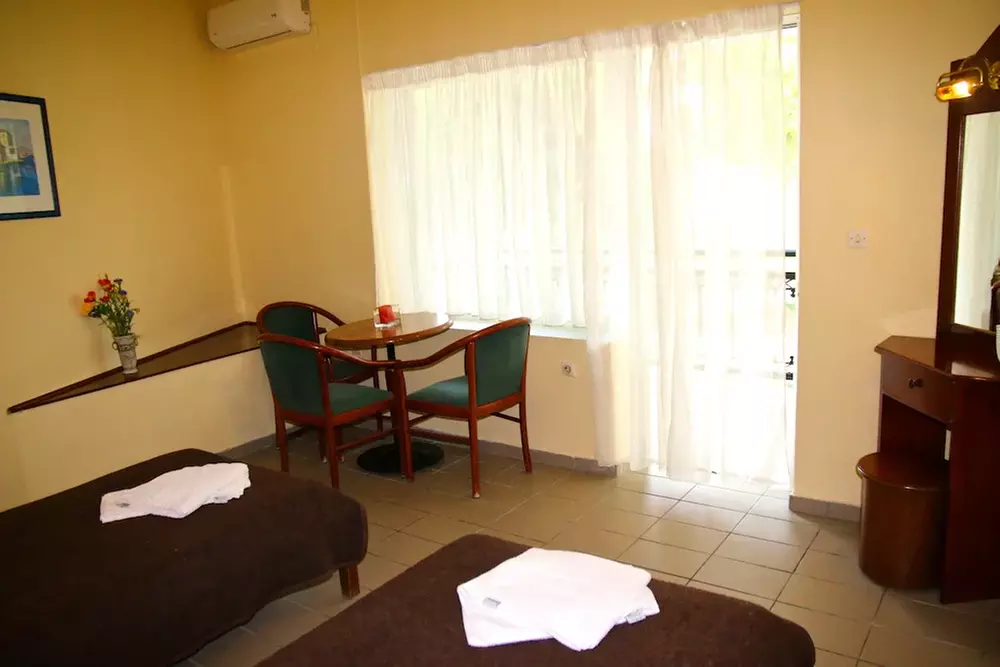 ✈ CORFU | Kavos - Mediterranean Blue Resort 3*, 4 nachten - Aan zee