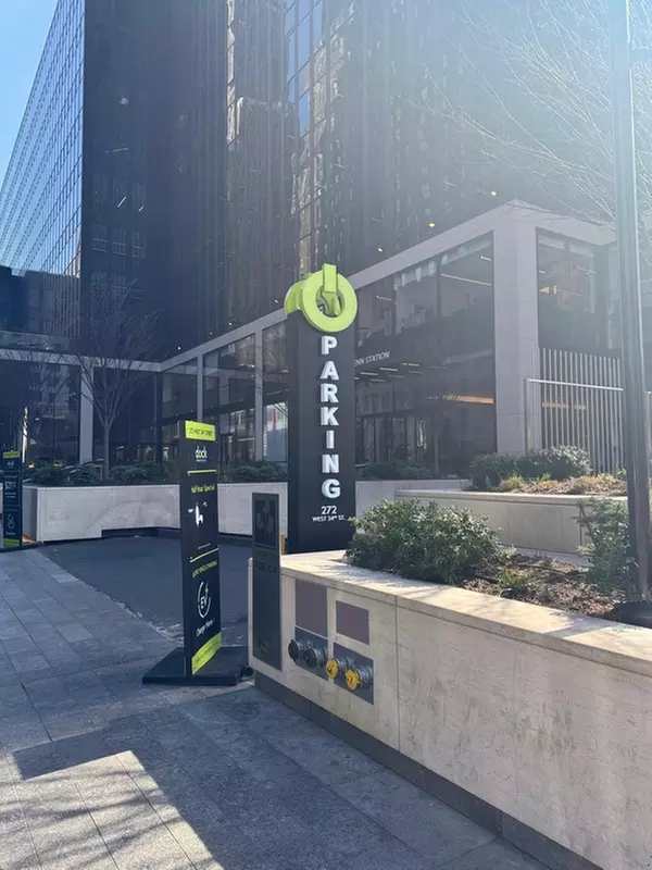 Parking at Dock Parking - Penn 1 Garage LLC