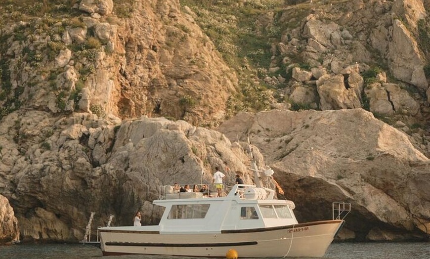 Image 10: Navegación Durante la Puesta de Sol por el Parque Natural Montgrí