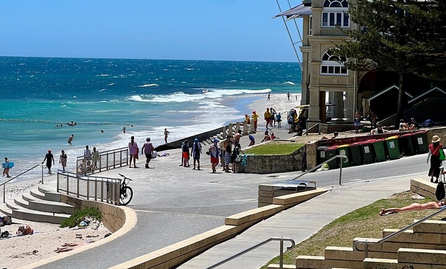 Image 11: Perth Wide Sightseeing