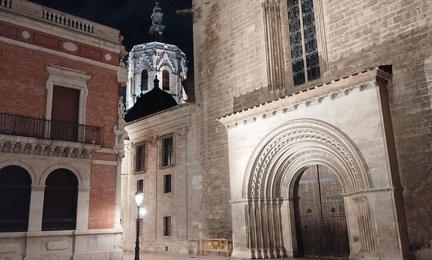 Image 4: Secretos místicos de Valencia de la ciudad y Tarot Insights