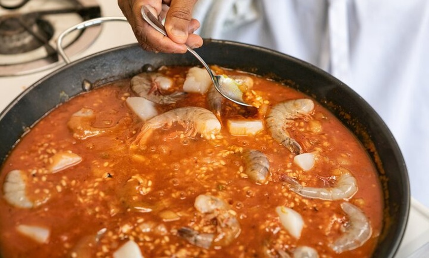 Image 3: Hacer Paella y Tapas + Vino y Cava Ilimitado (4 - Comida de Curso)