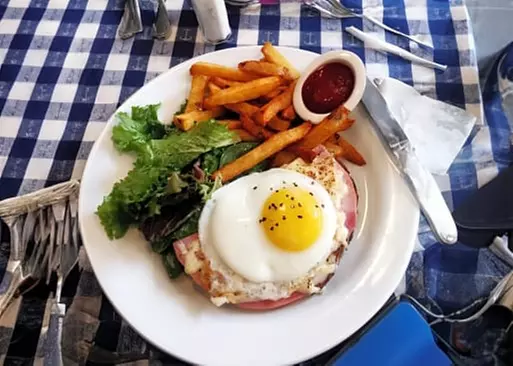 5% Cash Back at Oscar's Place