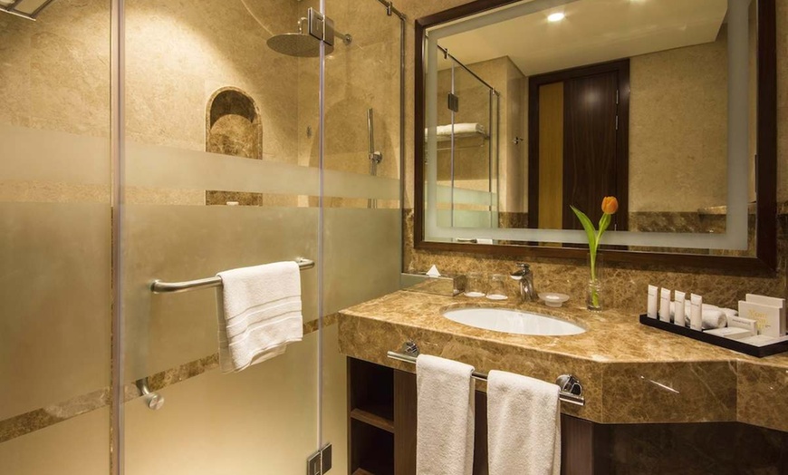Image 10: ✈ ZJEDNOCZONE EMIRATY ARABSKIE | Dubaj - Golden Tulip Media Hotel 4...